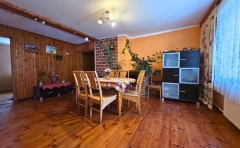 Salon z jadalnią i kominkiem - lokal nr 1, parter,