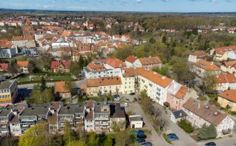 Orneta centrum z drona – okolica kamienicy ul. 1 M