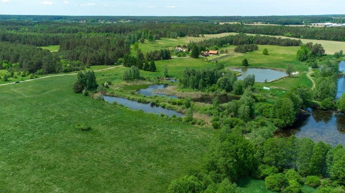 Działka ze stawem Kotkowo – widok z drona, otoczen
