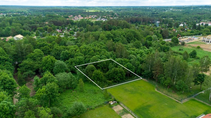 Działka budowlana Wadąg 979 m² – kontur działki na