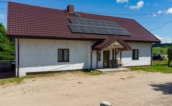 Dom jednorodzinny Orzechowo 76 – wejście główne z 