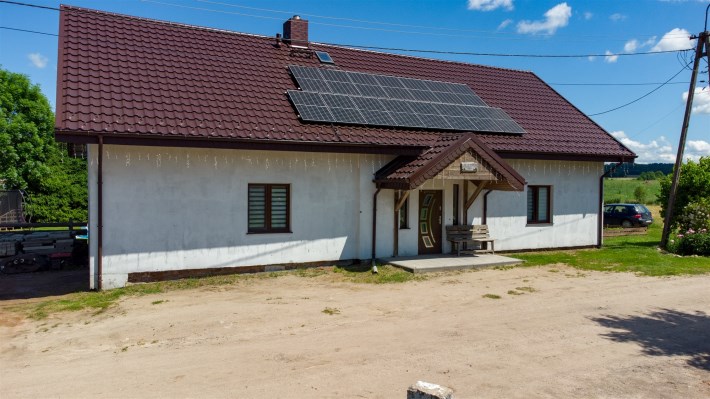 Dom jednorodzinny Orzechowo 76 – wejście główne z 