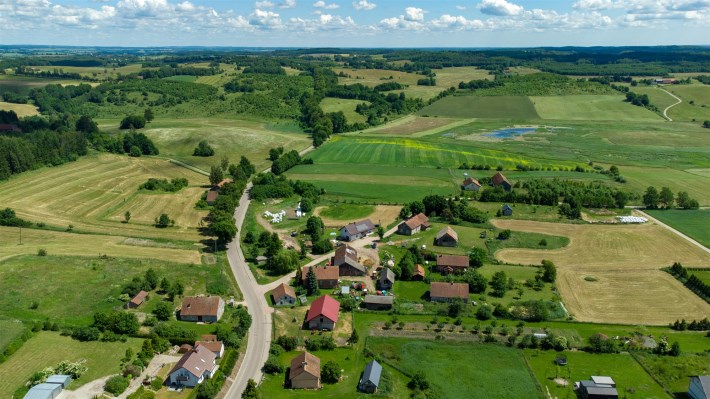 Orzechowo gmina Dobre Miasto – panorama wsi z lotu