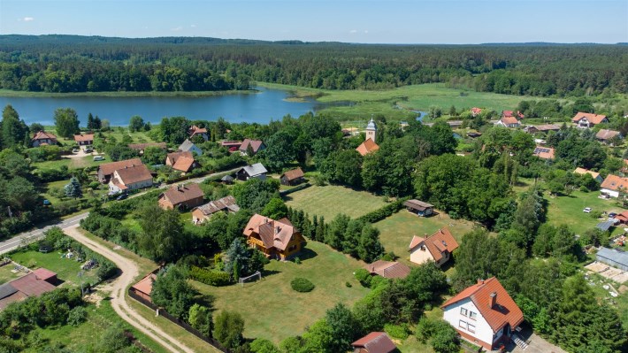 Wieś Kurki gmina Olsztynek widok z drona – luźna z