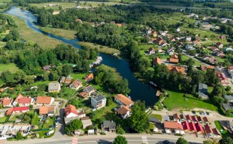 Widok z lotu ptaka na Miłomłyn i Kanał Elbląski z 