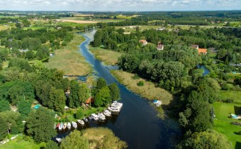 Kanał Elbląski w Miłomłynie – marina z łodziami pr
