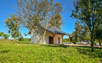 Dom na sprzedaż Barty – widok na elewację boczną z