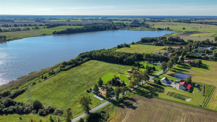 Widok z drona na miejscowość Barty gmina Zalewo – 