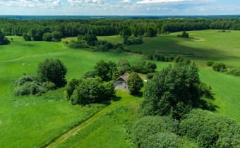 Dom w Sówkach, gmina Lelkowo – widok z lotu ptaka 