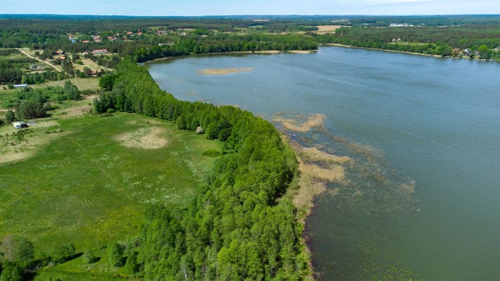 Panorama z drona – działka Ruś 392/11 z linią brze