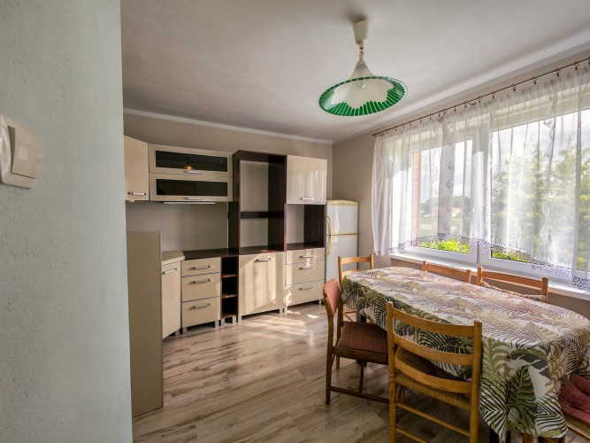 Kuchnia na piętrze domu w Tułodziadzie, widok z bo