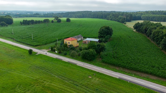 Dom w Tułodziadzie przy drodze wojewódzkiej nr 530